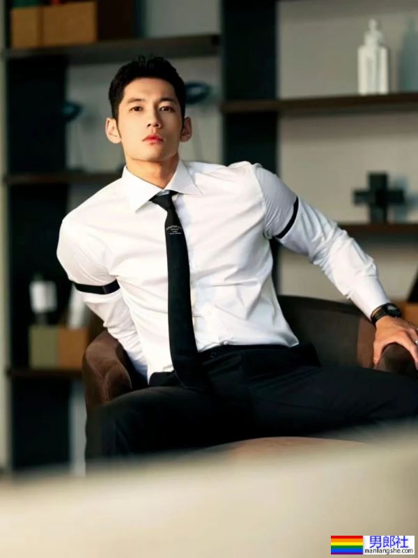 帅气的空少小哥哥 - 51虹马