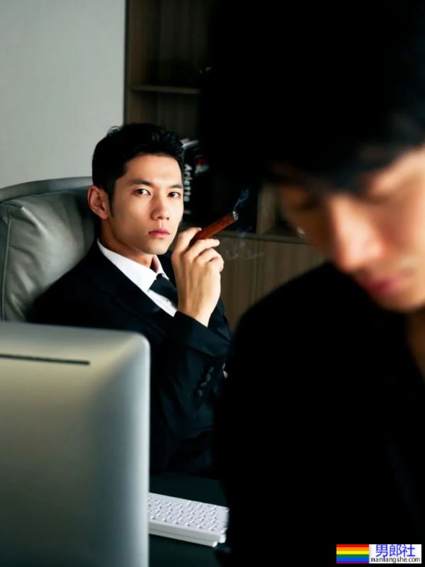 185CM神仙颜值的正装帅哥 - 51虹马