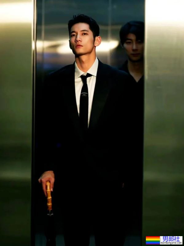 185CM神仙颜值的正装帅哥-51虹马