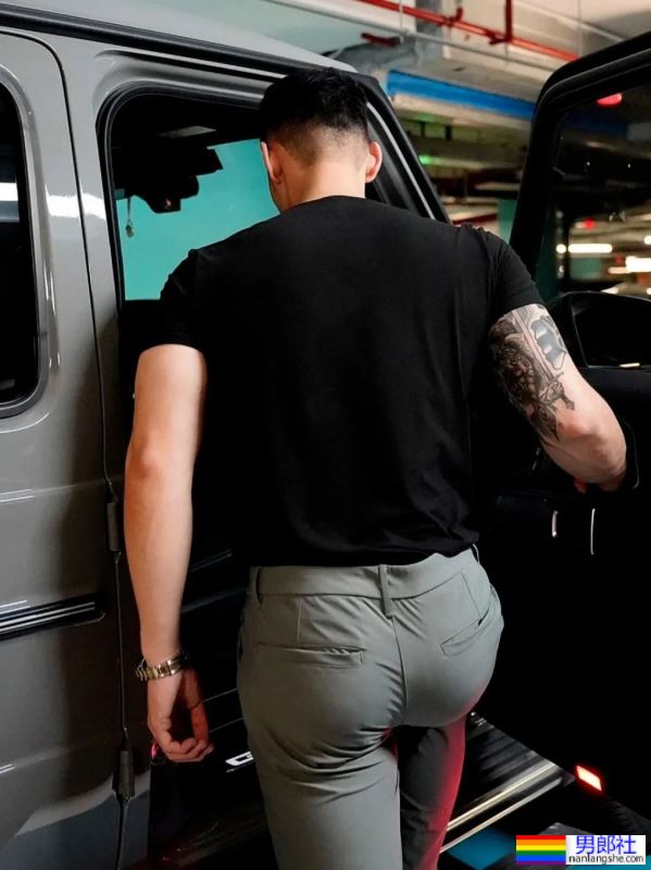 帅气的空少小哥哥 - 51虹马