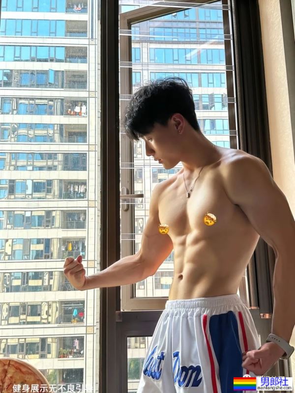 莆田学院的肌肉“男大”，全身汗湿太让人上头了 - 51虹马