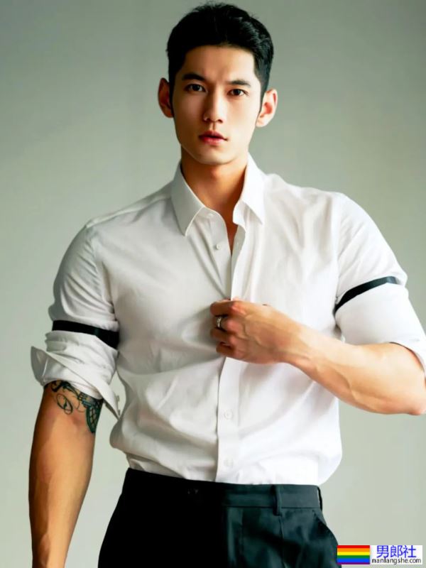 185CM神仙颜值的正装帅哥 - 51虹马