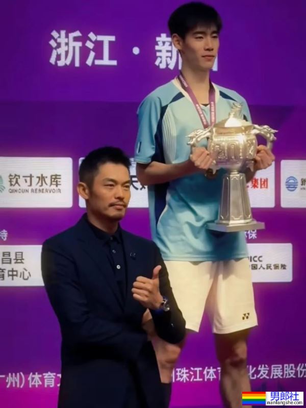 和林丹拍过照的羽毛球少年，18岁变这么帅 - 51虹马
