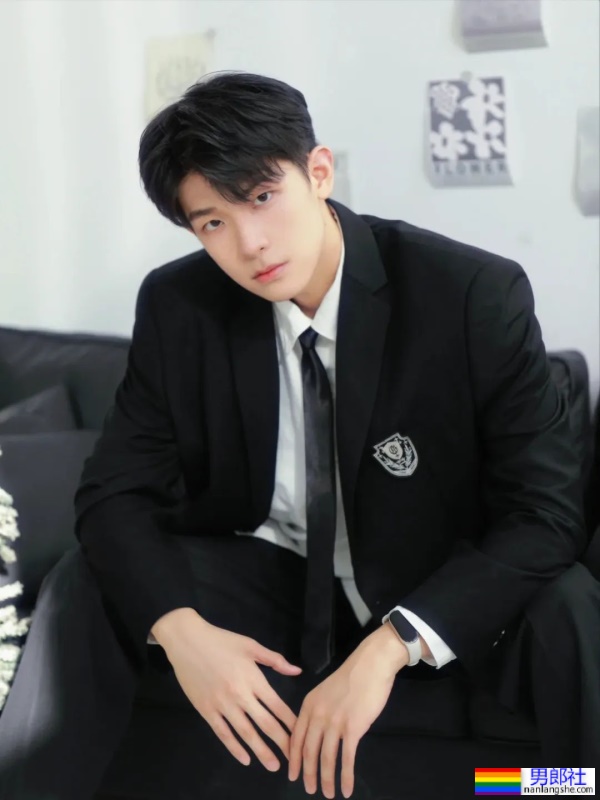 正装哥哥，迷s人 - 51虹马