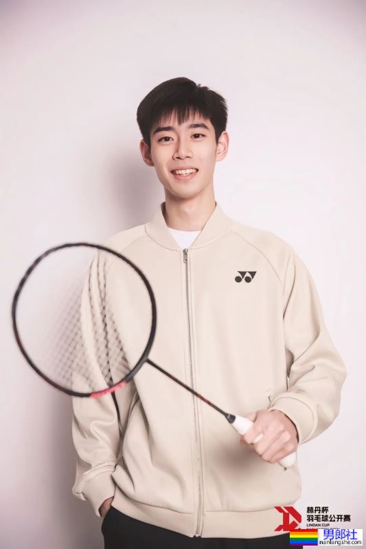 和林丹拍过照的羽毛球少年，18岁变这么帅 - 51虹马