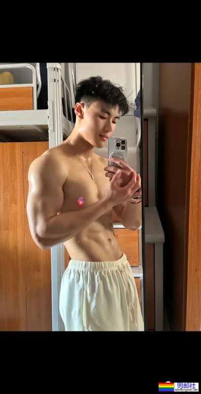 莆田学院的肌肉“男大”，全身汗湿太让人上头了 - 51虹马