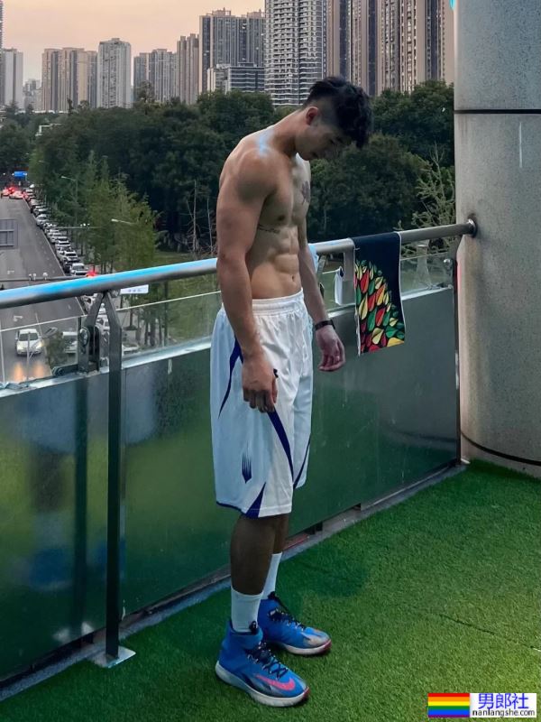 爱运动的大男孩 - 51虹马