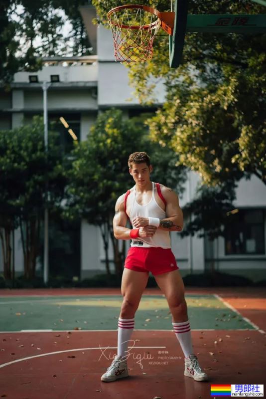 这阳光肌肉m爱了 - 51虹马