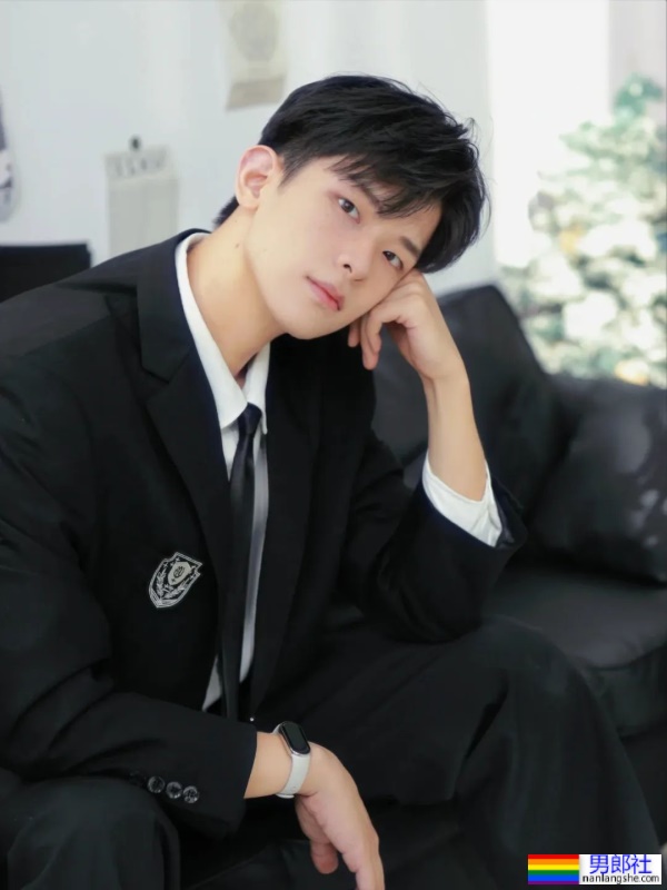 正装哥哥，迷s人 - 51虹马