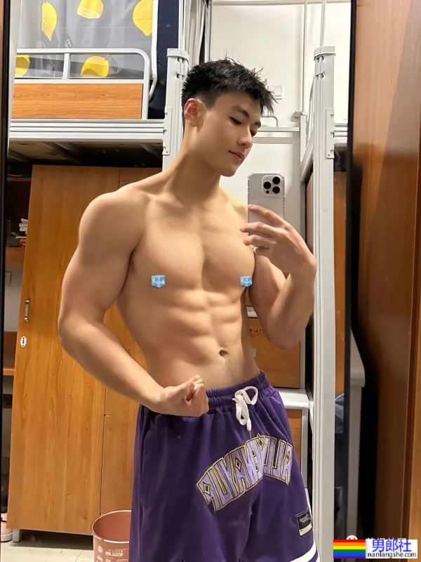 莆田学院的肌肉“男大”，全身汗湿太让人上头了 - 51虹马