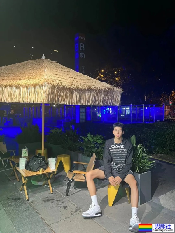 190大长腿帅哥，才19岁哦！ - 51虹马