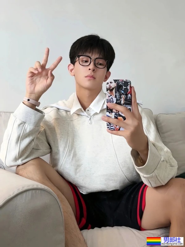 正装哥哥，迷s人 - 51虹马