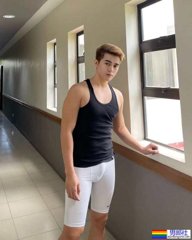 全裸晒内裤最自在! 菲律宾甜甜奶油弟:Van Trojan Umali - 51虹马 全裸晒内裤最自在! 菲律宾甜甜奶油弟:Van Trojan Umali - 51虹马