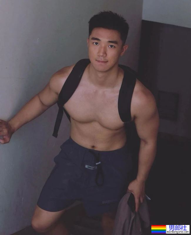 火到湾湾！被称浓眉肌肉底迪的他也太可了！ - 51虹马