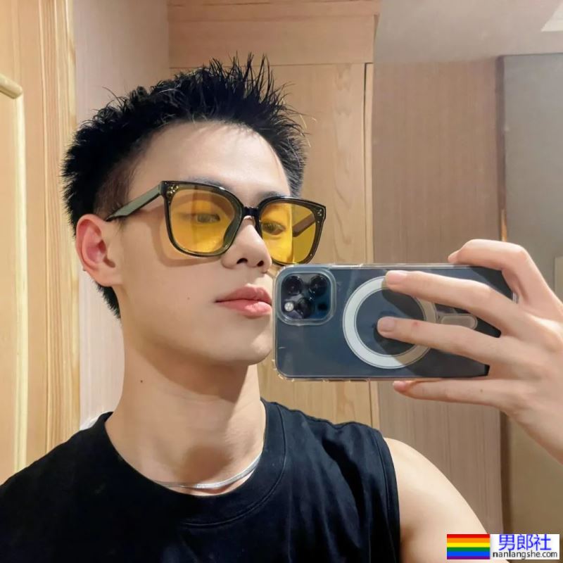 可爱奶狼 私下玩很大 - 51虹马