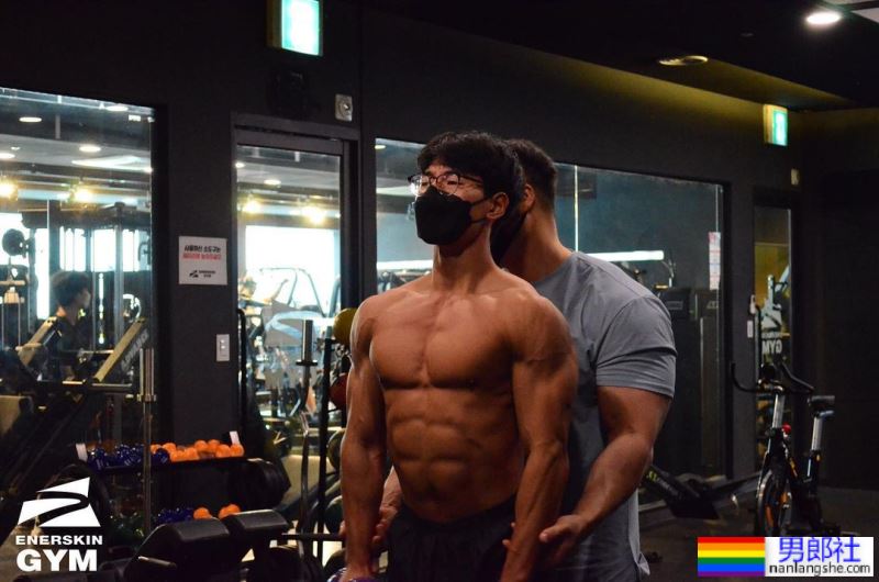 傲人身材全靠自律苦练！ 韩国健身模特：世勋 - 51虹马