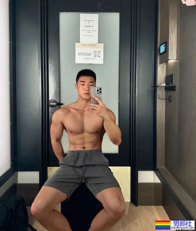 火到湾湾！被称浓眉肌肉底迪的他也太可了！ - 51虹马