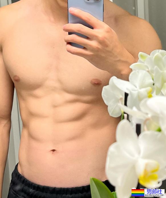 美少年的身材太香了！@Yu Duanqian - 51虹马