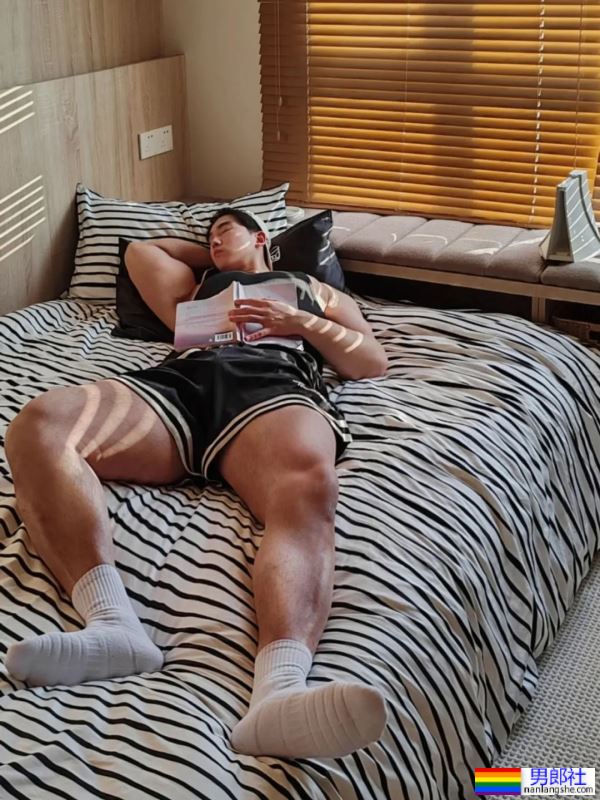 大块头肌肉男 - 51虹马