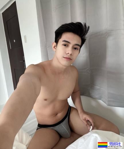 全裸晒内裤最自在! 菲律宾甜甜奶油弟:Van Trojan Umali - 51虹马 全裸晒内裤最自在! 菲律宾甜甜奶油弟:Van Trojan Umali - 51虹马