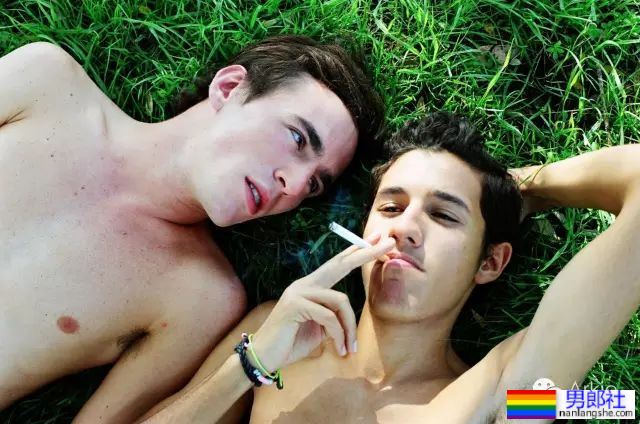 法国同性恋电影《给我你的手》 - 51虹马 法国同性恋电影《给我你的手》 - 51虹马