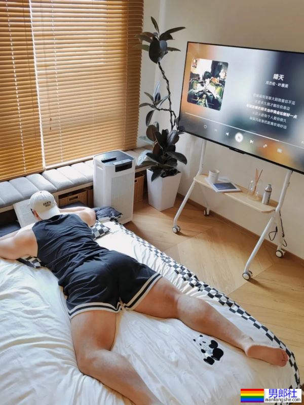 大块头肌肉男 - 51虹马