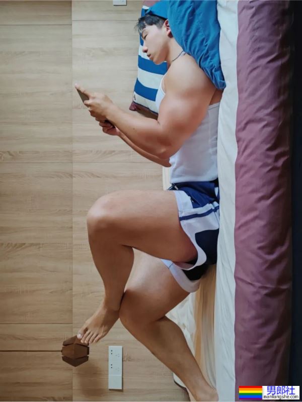 大块头肌肉男 - 51虹马