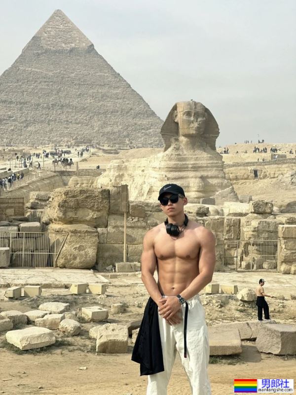 黑皮壮硕肌肉帅哥 - 51虹马