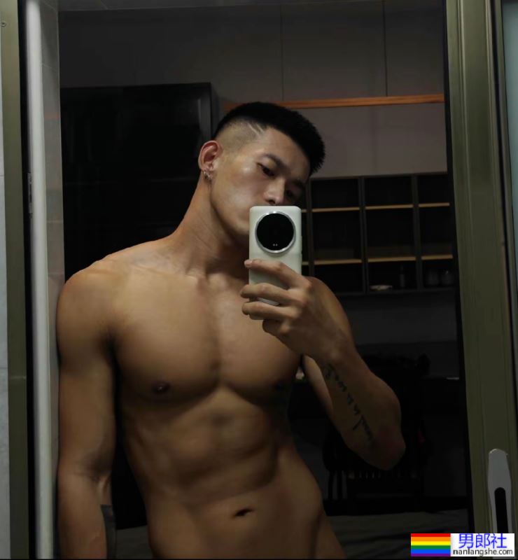 黑皮性张力天菜拍写真,我一个直男都醉了! - 51虹马 黑皮性张力天菜拍写真,我一个直男都醉了! - 51虹马