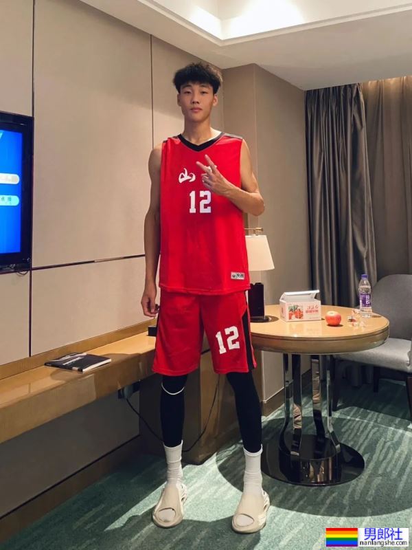 身高203,黑皮篮球体育生-51虹马