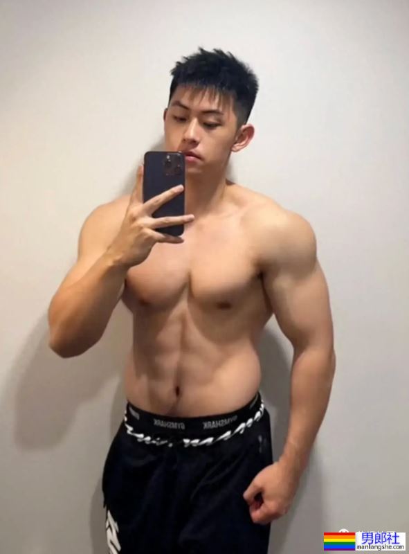 半夜打车偶遇不穿衣服的肌肉司机？ - 51虹马