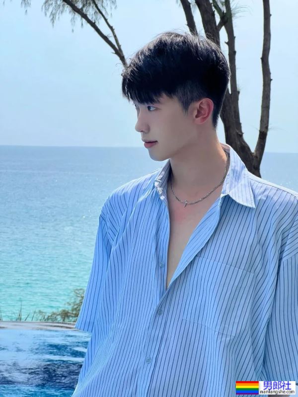 两个大长腿帅哥 - 51虹马