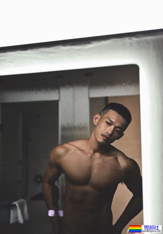 黑皮性张力天菜拍写真,我一个直男都醉了! - 51虹马 黑皮性张力天菜拍写真,我一个直男都醉了! - 51虹马