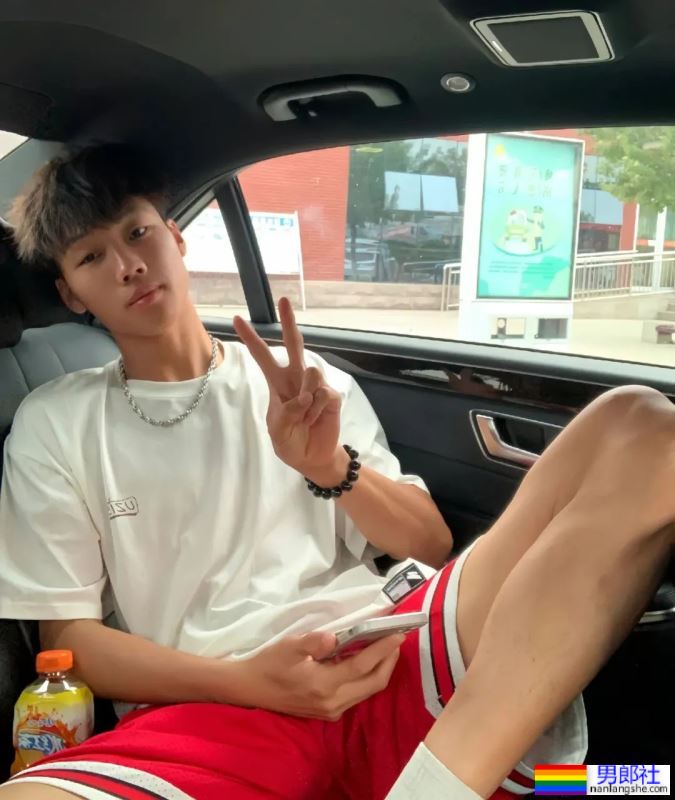 身高203，黑皮篮球体育生 - 51虹马