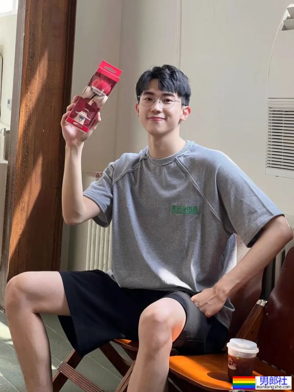 两个大长腿帅哥 - 51虹马