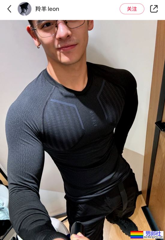 迪卡侬男孩火了！大胸肌帅哥都跑去他家更衣室自拍了！ - 51虹马