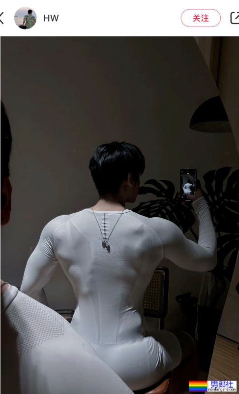 迪卡侬男孩火了！大胸肌帅哥都跑去他家更衣室自拍了！ - 51虹马