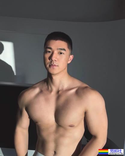 需要你好好喂饱他！ 浓眉肌肉底迪：Henry - 51虹马