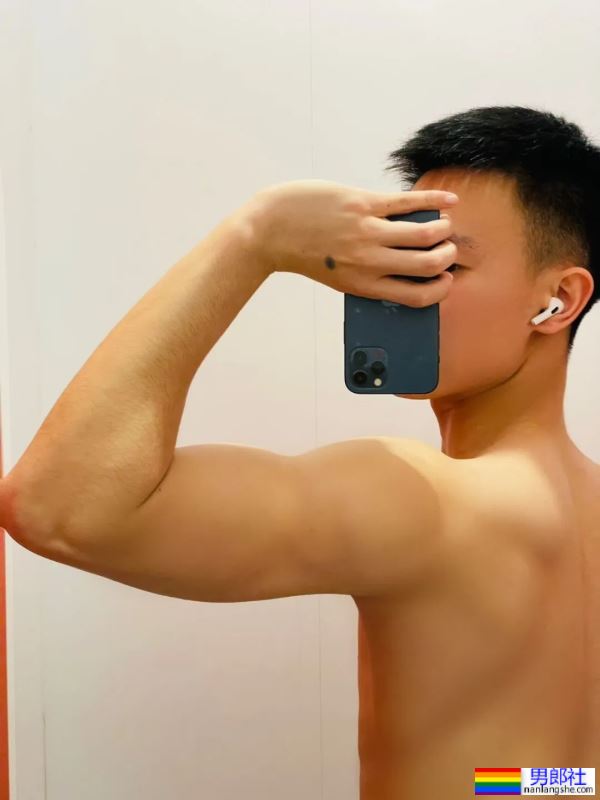 可爱奶狼 私下玩很大 - 51虹马