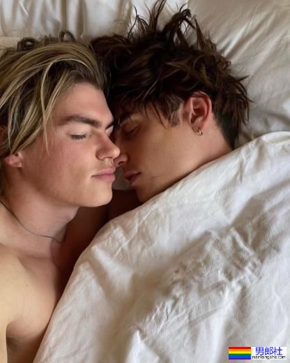 放闪注意！ 混血男模激情开撩演员男友：Troy Pes - 51虹马