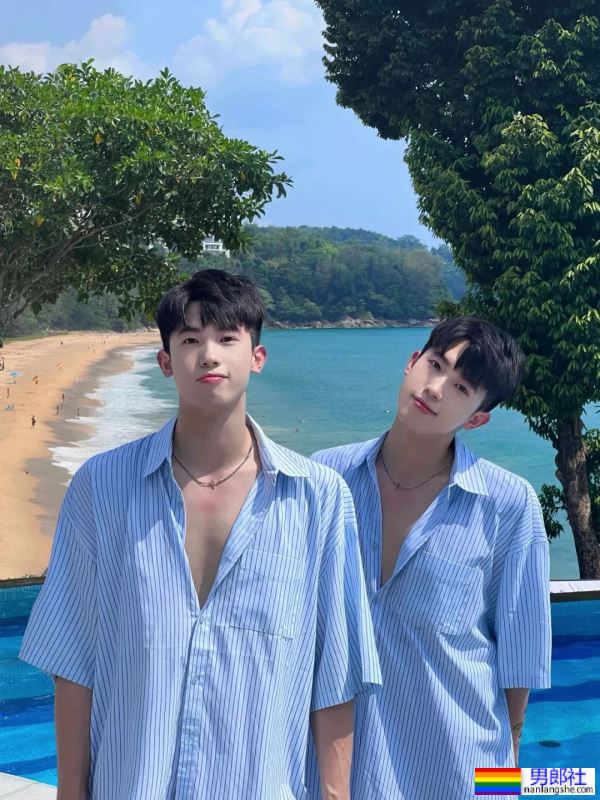 两个大长腿帅哥 - 51虹马