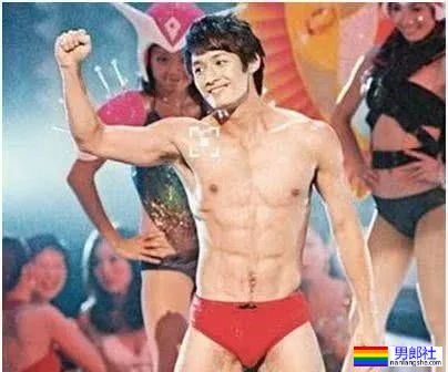 香港先生因《新闻女王》翻红，早期泳装照立马就被扒了出来！ - 51虹马