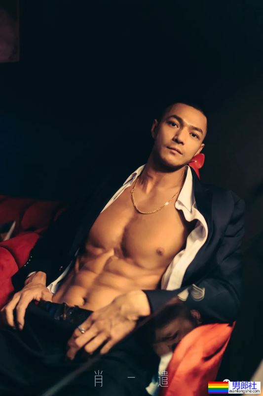 大肌8%体脂医生拍写真大片，网友直呼新老公超可！ - 51虹马