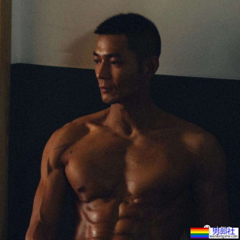 大肌8%体脂医生拍写真大片，网友直呼新老公超可！ - 51虹马