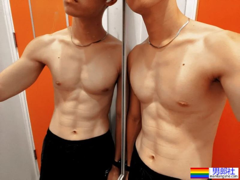 可爱奶狼 私下玩很大 - 51虹马