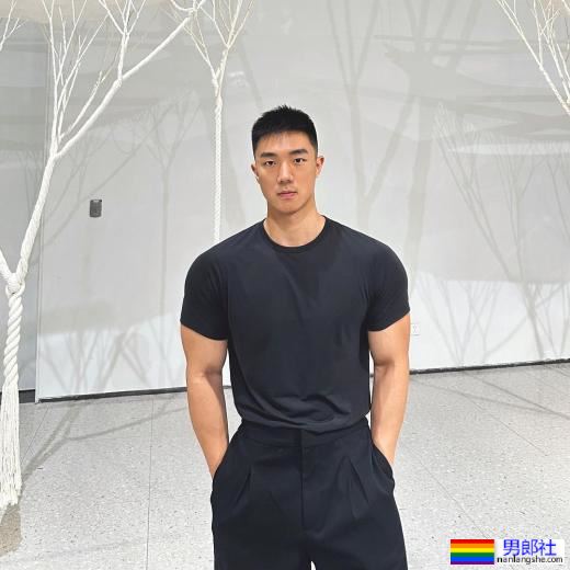 需要你好好喂饱他！ 浓眉肌肉底迪：Henry - 51虹马