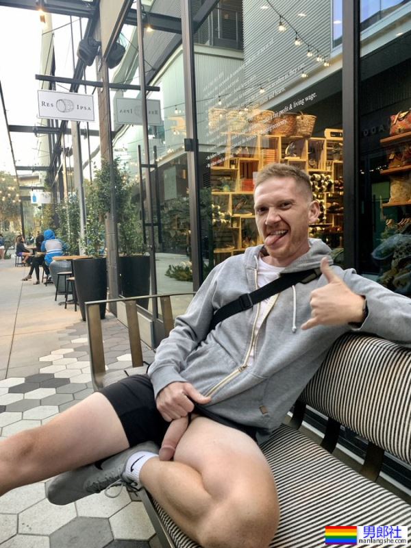 25 公分巨根男优「继父」人设来真的 曝:「我的太大,太多 0 号受不了。」 - 51虹马 25 公分巨根男优「继父」人设来真的 曝:「我的太大,太多 0 号受不了。」 - 51虹马