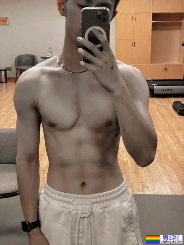 可爱奶狼 私下玩很大 - 51虹马