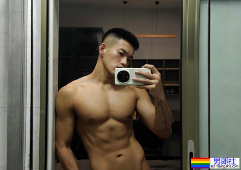 黑皮性张力天菜拍写真,我一个直男都醉了! - 51虹马 黑皮性张力天菜拍写真,我一个直男都醉了! - 51虹马