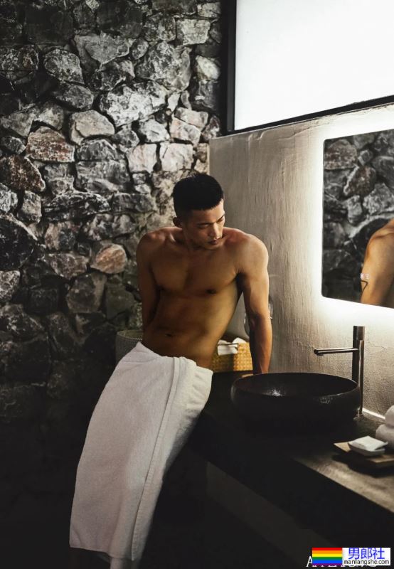 黑皮性张力天菜拍写真,我一个直男都醉了! - 51虹马 黑皮性张力天菜拍写真,我一个直男都醉了! - 51虹马